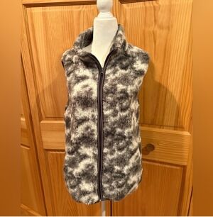 Faux Fur Zip-Front Vest in Gray and White